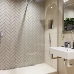 9 Kings, Hudson Quarters- Free Parking Apartman York