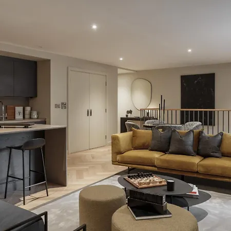 9 Kings, Hudson Quarters- Free Parking